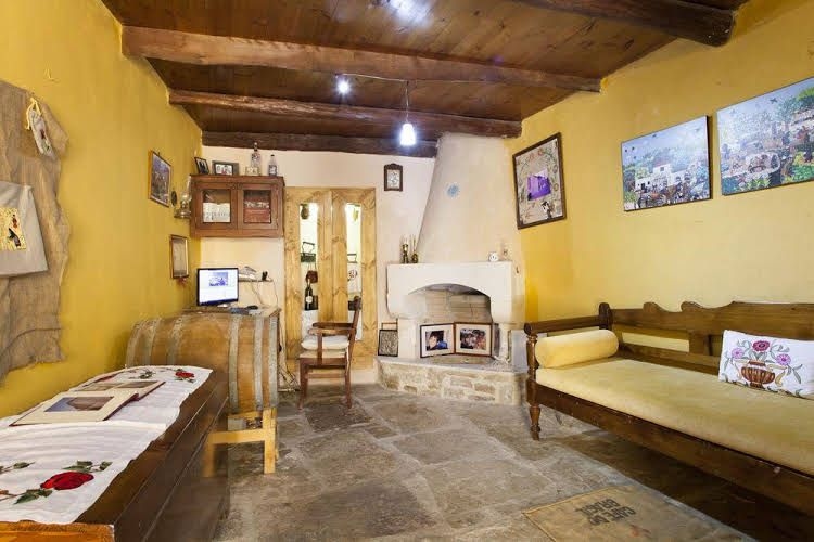 Idili Traditional House0