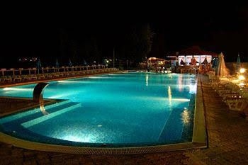 Amphibia Beach Complex0