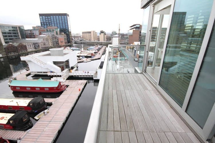 Pearse Street Residence0