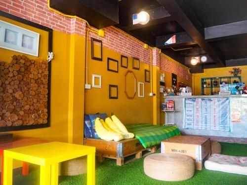 Baan Chalok Hostel1