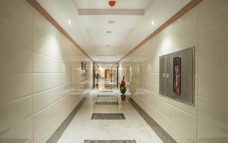 Al Ezzah Palace Suites0