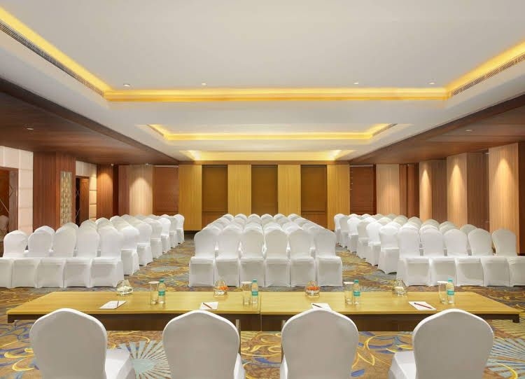 Seyfert Sarovar Portico0