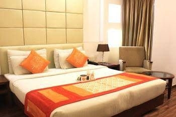 OYO Premium Neelam Chowk0