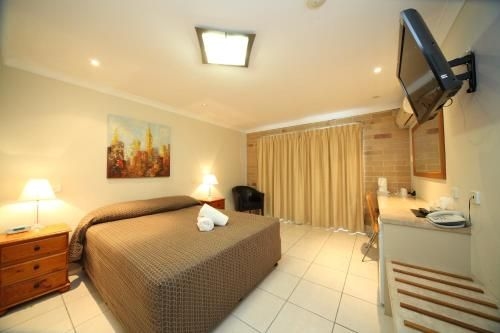 Emerald Central Palms Motel3
