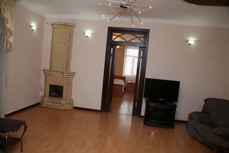 Main Street Hostel0
