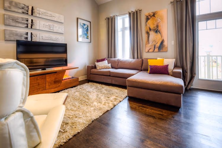Executive Kitchener Home0