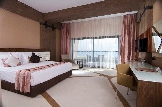 Noah's Ark Deluxe Hotel & Casino4