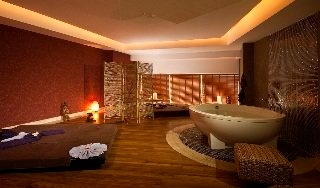 Noah's Ark Deluxe Hotel & Casino3