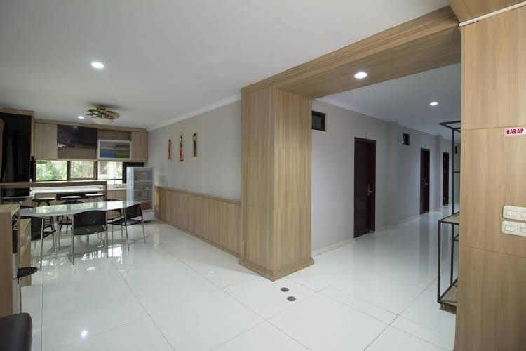 RedDoorz @ Taman Simpruk Cikarang0
