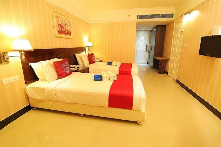OYO Premium Vytilla Bypass0