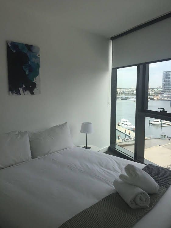 Docklands Select0