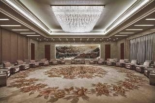 Renaissance Lakeview2