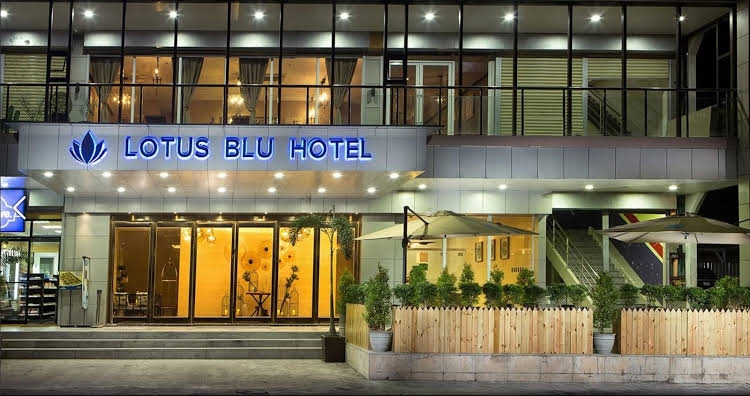Lotus Blu0