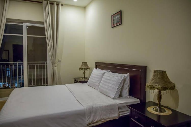 La Residence Suites0