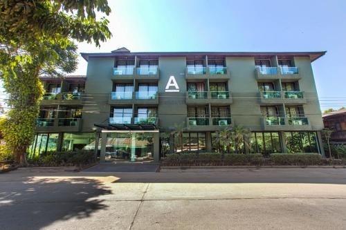 เอ โทเทล บัดเจ็ต (A Hotel Budget)0