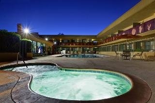 Best Western Plus Royal Sun Inn & Suites2