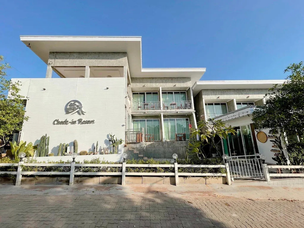 เช็คอิน รีสอร์ท เกาะล้าน (Check-in Resort Koh Larn)0