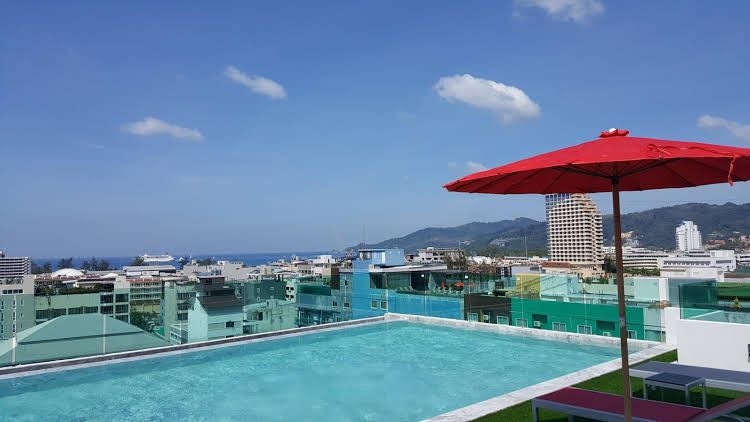 โรงแรมนีออน ป่าตอง (Neon Patong Hotel)1