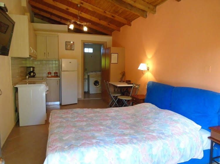 Adonis Beach Rooms0