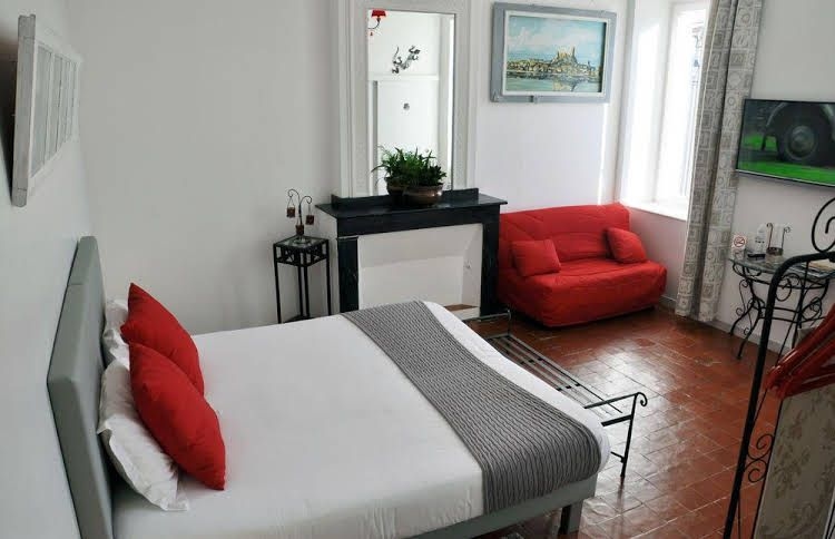 La GrussanHotes Bed and Breakfast0