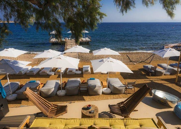 La Brezza Beach Hotel0