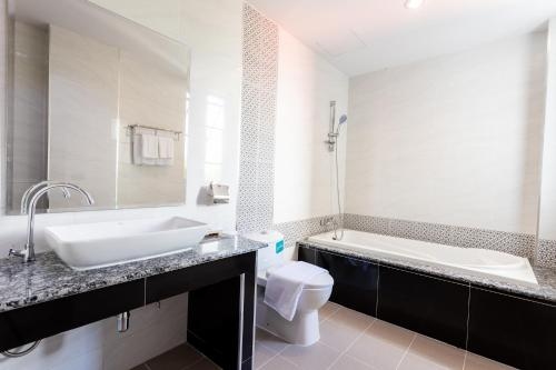 โรงแรมโอทู ลพบุรี (O2 Hotel Lopburi)4