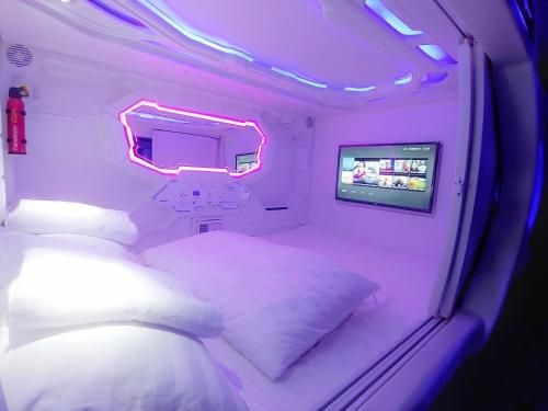 เมท อะ สเปซ พอด แอท พร้อมพงษ์ (Met A Space Pod @ PhromPhong)0