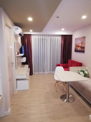 Lovely Condo0