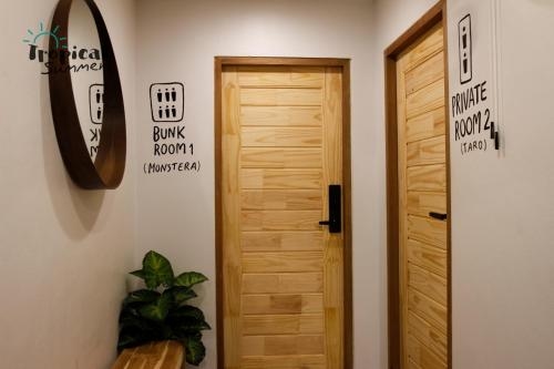 ทรอปิคัล ซัมเมอร์ คาเฟ่ แอนด์ โฮสเทล (Tropical Summer Cafe & Hostel)2
