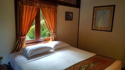 Thai style villa with private beach access (Thai Style Villa With Private Beach Access)3