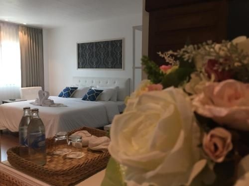 โรงแรมเพชรรัตน์แกรนด์แม่สอด  (Phetcharat Grand Hotel Maesot)0