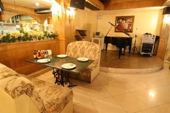 13 Coins Antique Villa4