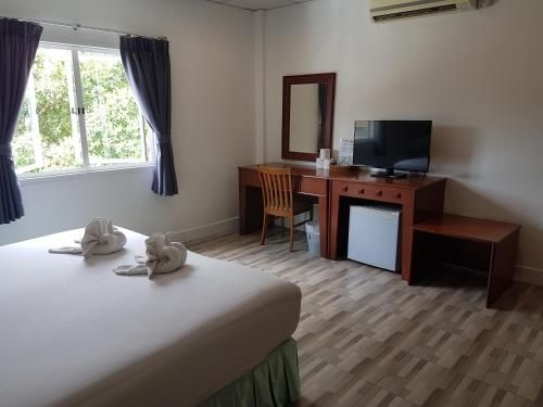 Welcome Inn Hotel @ karon Beach. Double room from only 600 Baht4