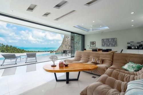 Luxury 2 bedrooms Penthouse0