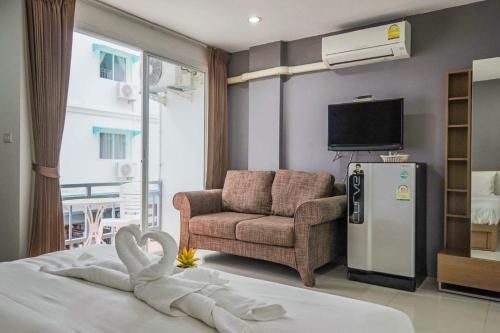 Apple Bar & Room4