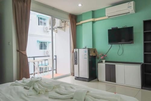 Apple Bar & Room1