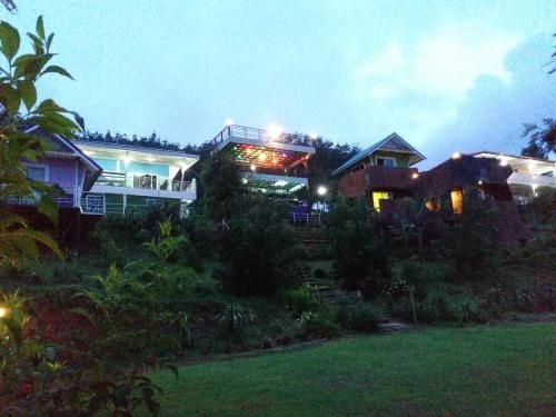 Rainbow House0