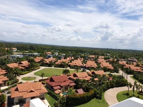 Avatara condominium B 63B4