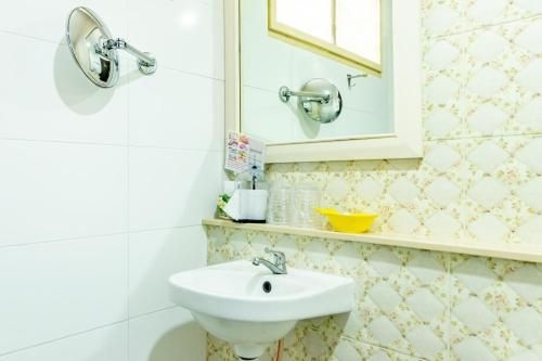 AA Birds Hotel2