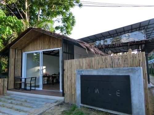สมาย รีสอร์ต เกาะมุก (Smile Resort Koh Mook)0