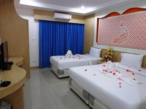 Red Sapphire Hotel2