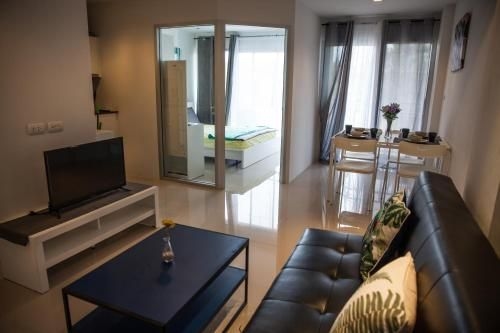 B35M Mosaic Condominium0