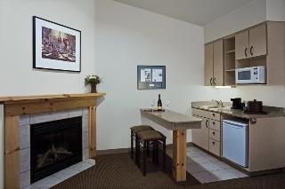 Best Western Plus Golden Spike Inn & Suites3