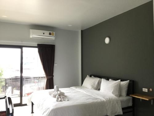 โรงแรมชาญเพลส (Chan Place Hotel)1
