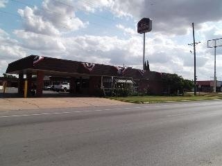 Best Western Village Inn0