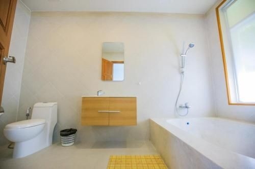 White Villa Sea View2