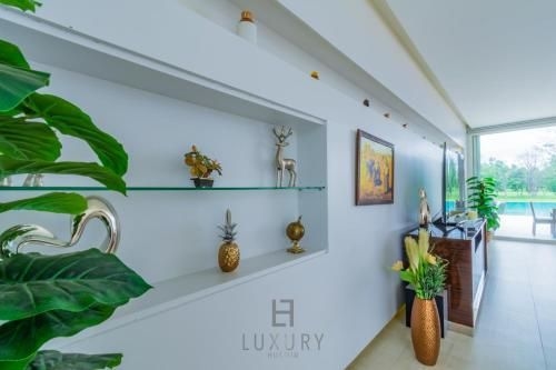 Luxury Modern 4 Bedroom Pool Villa PH1111
