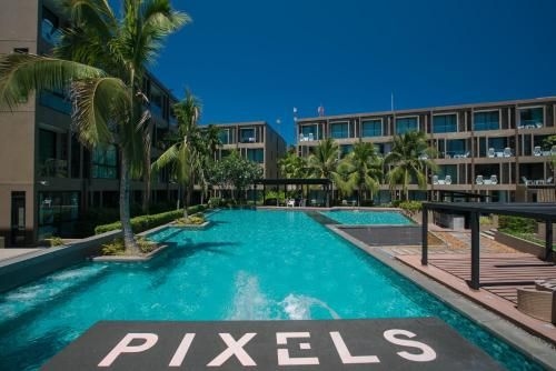 Studio Ocean front partial seaview pool view0