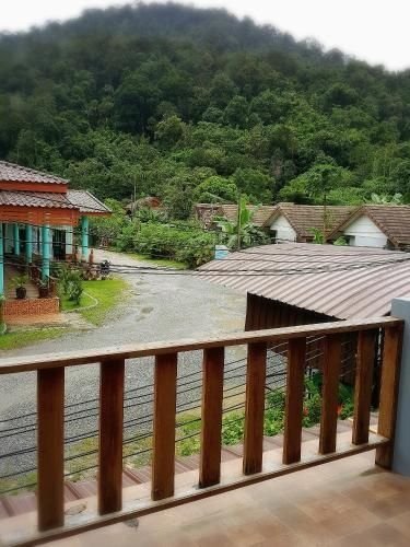 Khao-Sok Bed and Breakfast2