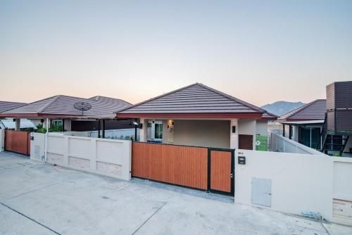 Greenview Pool Villa Cha-am2